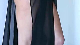 Look At Sexy Samantha Saint!