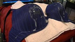 Sutia's 38d bra gets covered in cum during solo session