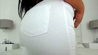 makayladivine performing on myfreecams live show