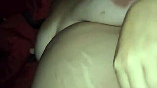 밀프가 보지에 깊숙이 크리미 로드 받아