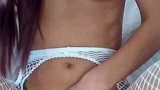 beautiful teen masturbates alone and gets so wet