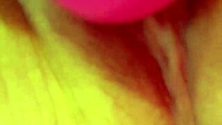 lovense wand makes her squirt wet while moaning loudly 😩💦