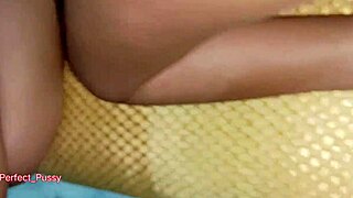 Hot Indian Girl SCREAMS During Creampie and Dirty Talk!