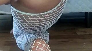 beautiful teen masturbates alone and gets so wet