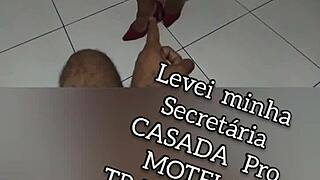 secretaria casada vira puta