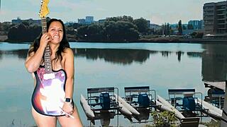 Náhled na 4K film: horký nahý tanec na veřejnosti s Agarabas a Olpr