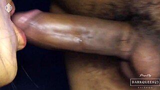 작은 18+ 아시안 여자가 방에서 POV로 엉덩이 박혀