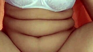 مطلقة ممحونة جابت لبن فوق 9 زبي