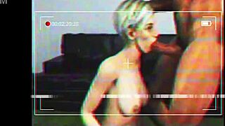 Cybil bennett sucks a big cock