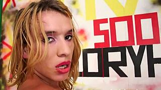 sarita fox sucks through the glory hole