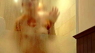 Vợ ẹp bị ịt trong ph�ng tắm