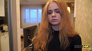 Роуз Уайлд, руска тийнейджърка 18+, смуче на непознат за пари пред панорамен телевизор. Груба домашна сделка!