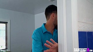 Kira Perez Begs For Dick In Shaved Brunette Action