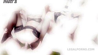 lou charmelle porte des bas sexy pendant les rapports sexuels et se fait remplir de sperme