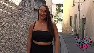 belle brune mila plays naughty with sexy angelina