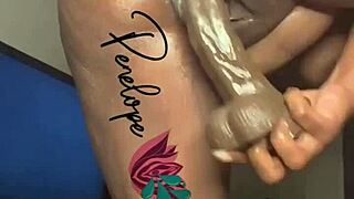 PLAY TIME WITH PENELOPESQUIRTS IN EBONY SOLO MASTURBATION