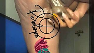 PLAY TIME WITH PENELOPESQUIRTS IN EBONY SOLO MASTURBATION