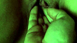 Knuller kona hardt med fingre og fist 😍