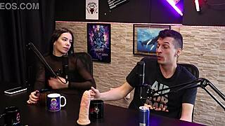 O Pedro Fala Da Playboy E Santa Caliente Quando A Negra Gostosa Se Assusta Com O Pau Do Negro Top Delícia - Dieni Gaúcha E Pedro Albuquerque