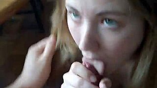 18letá kráska sátá tlustý čurák?