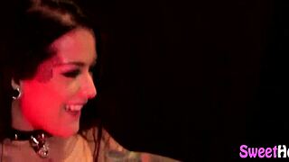 Tattooed lesbians eat out.