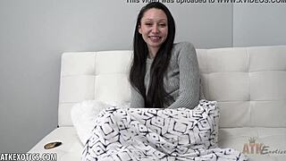 Minnie Boom Fingers Her Juicy Pussy