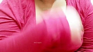 desi bhabhi priya showing off her sexy tits 😍