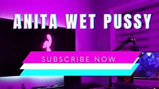 Intensely Playing With Clit In Public Outdoors