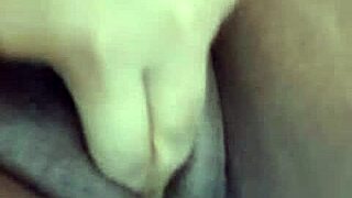 i watch cam girl bavani fingering herself