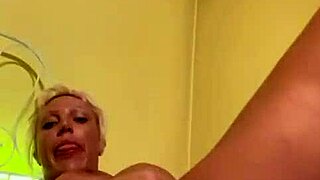 Muscular Usa Babe Uses Banana And Sausages For Masturbation