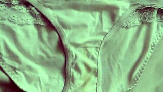 masturbándome con los panties de mi novia