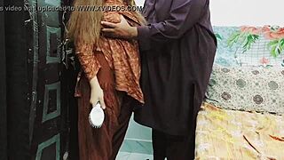 Тайный роман пакистанской мачехи с соседом дядей