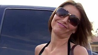 hot beautiful girl craves immediate sex, contrasting her beauty