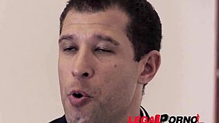 Szexi ügyvéd Helena Valentine vad DP-t tárgyal a bíróságon Aisha csajjal