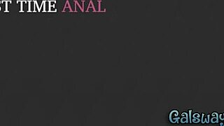 अरे, मेरी पस्सी चखना चाहोगी, सिल्विया? लायरा लॉकहार्ट लेस्बियन फन के लिए पूछती है