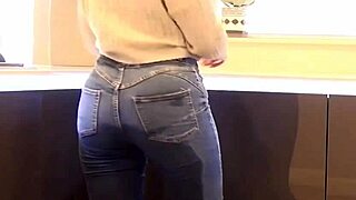 Почему ты писаешь в свои джинсовые штаны?