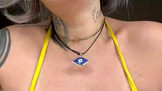 Fiquei com tanto tesao na escada da academia