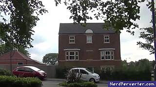 블랙 섹시 엉덩이 여자가 스트립하고 블로우