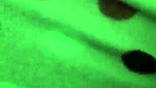 Dia main dengan pepek basah menggunakan mainan seks