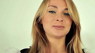 I Crave Hot Lesbian Sexfight with Intense Tribbing Action