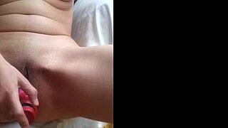 I told the mature girl, Toy your pussy with anal.