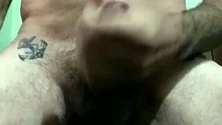 vontade de gozar in sexy gay close up scene