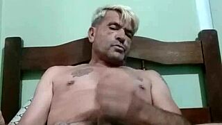 vontade de gozar in sexy gay close up scene