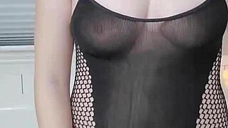 Latina Alt Girl Cums While Riding Her Dildo In The Bathtub!