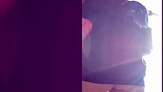 I spied Jeny Smith flashing her bubble butt in public