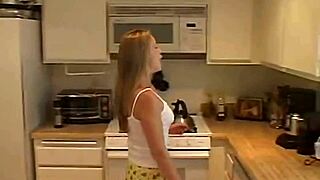 i'm a horny lil teen april toying my pink tight pusssy