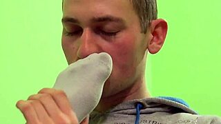 Gay Twinks Sniff Feet, Suck Cocks!