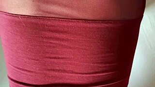 watch this petite asian masturbate with three fingers to orgasm?