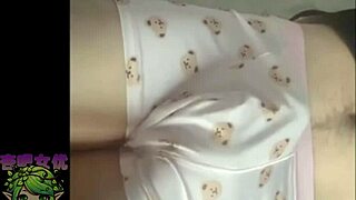 girl wakes up horny, sucks boyfriend's cock bareback!