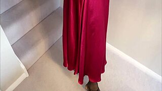 my red satin skirt and stockings upskirt